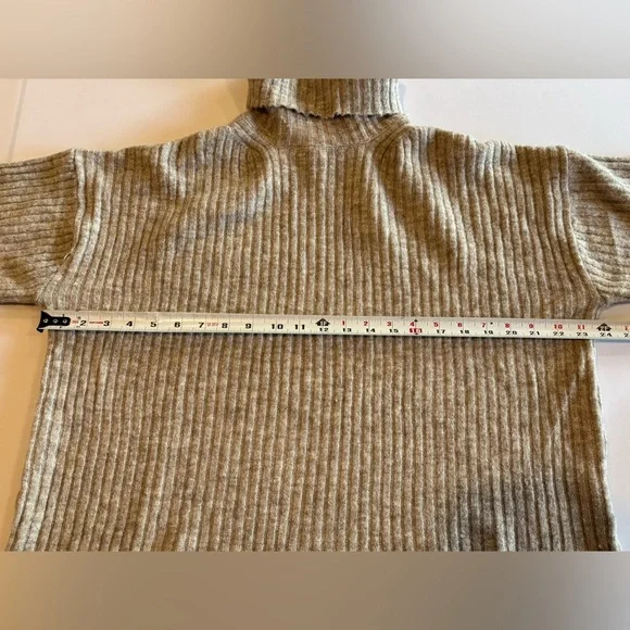 H&M Women’s Cowl Turtleneck Beige Long Sleeve Cozy Sweater NWT Size Small - Picture 6 of 12